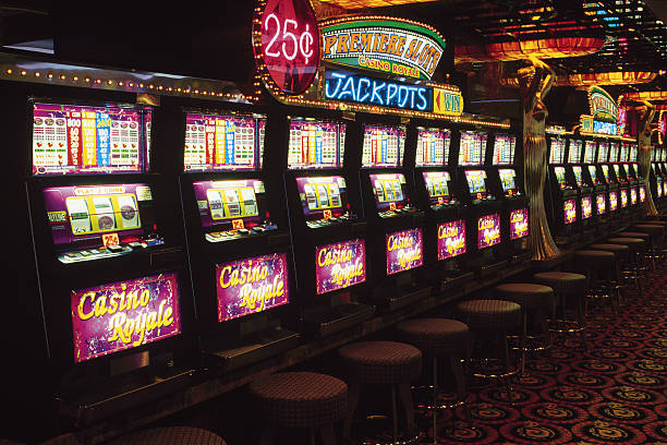 Four live dealer tables showing blackjack, roulette, baccarat, and Dragon Tiger games